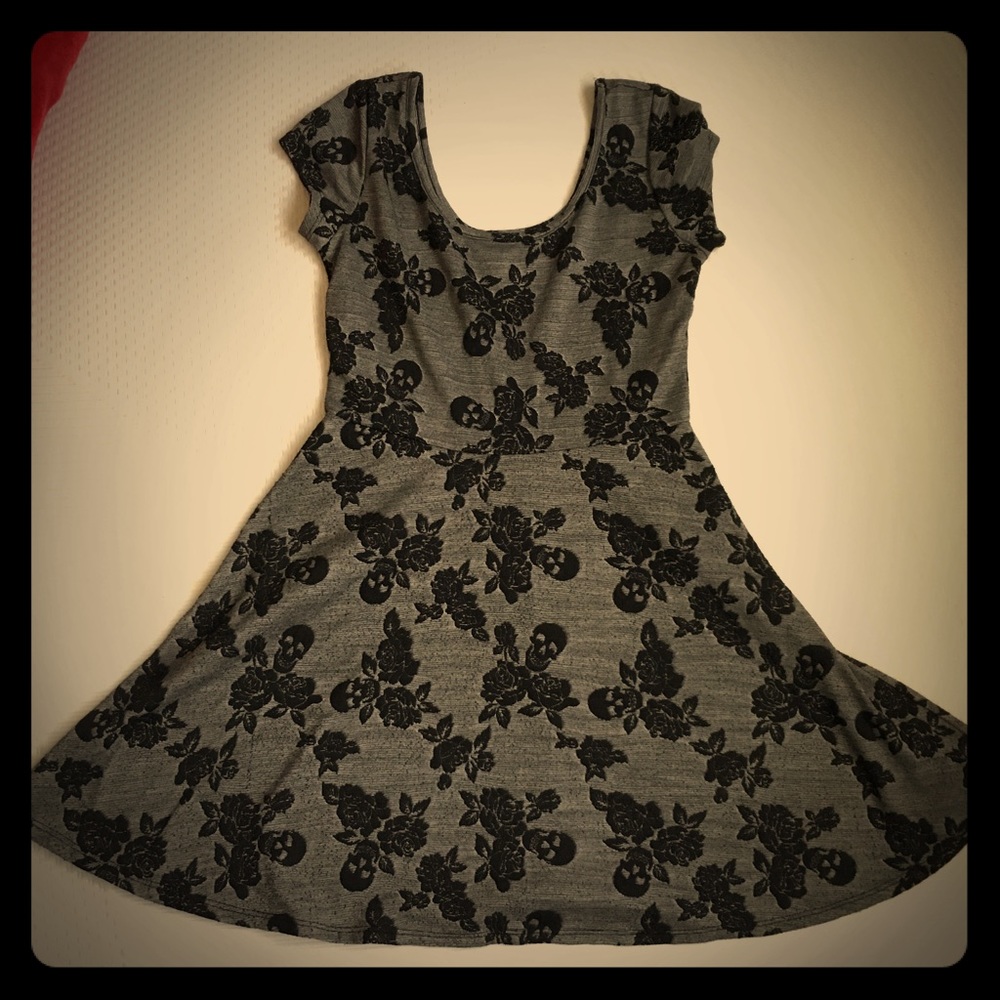 Hot Topic gray dress